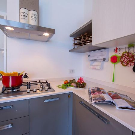 Como Lake Modern Apartament Ulivi Lejlighed Mezzegra Eksteriør billede